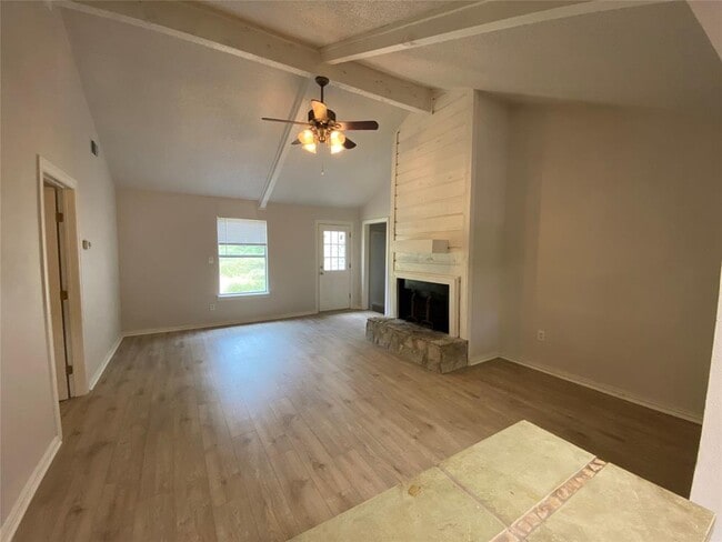 Building Photo - 1516 Lisa Dr