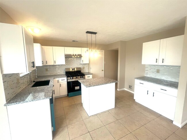 Foto del edificio - 8202 Alabaster Dr