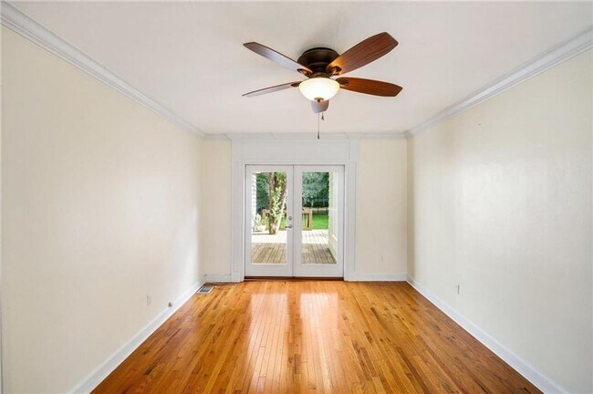 Building Photo - SPRINGHILL BEAUTY