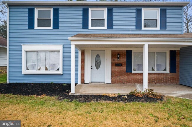 Foto del edificio - 16 Barrington Ln