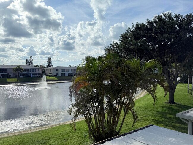 Foto del edificio - 1340 NW 18th Ave