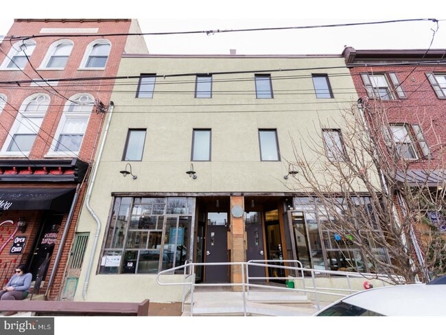 Foto del edificio - 206 E Girard Ave