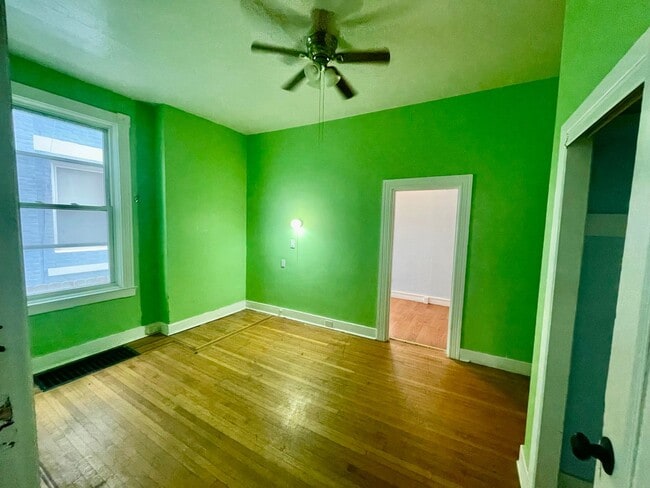 Building Photo - 5498 Hays Street