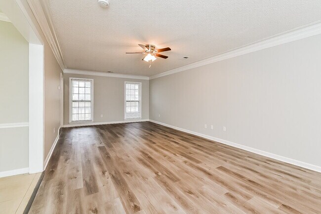 Foto del edificio - 4965 Barrington Cove