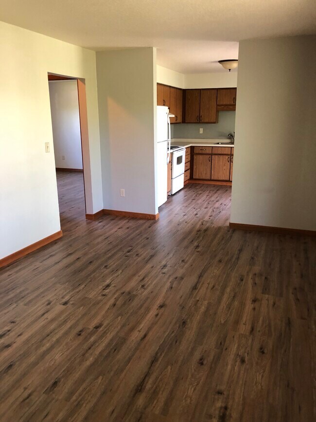 Foto del edificio - 530 Bluebird Ct