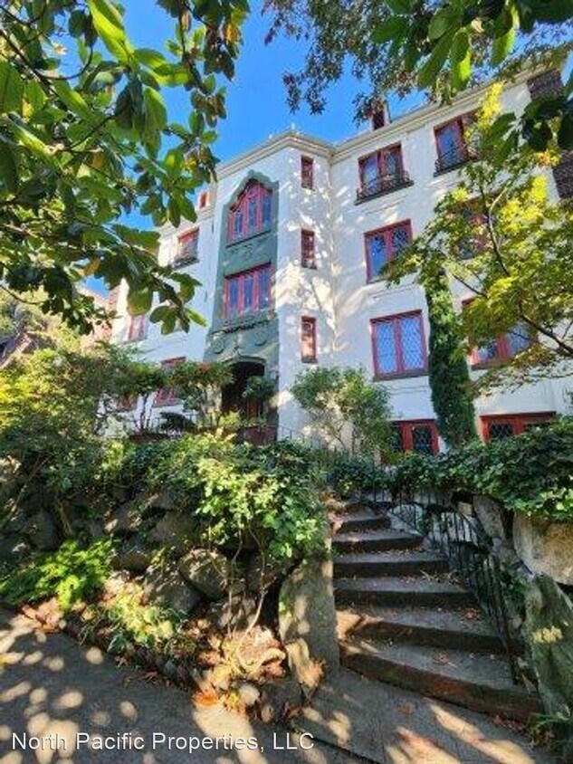 1114 17th Ave, Seattle, WA 98122