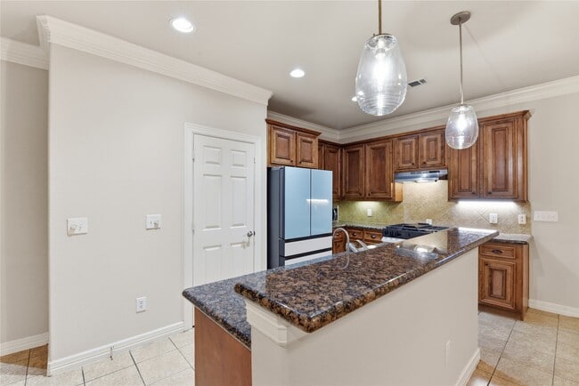 Foto del edificio - 415 San Julio St