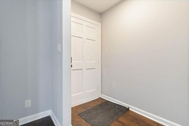 Photo - 46 Le Parc Fontaine Apartment