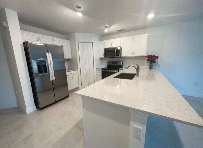 Building Photo - 6907 Broadwater Ln