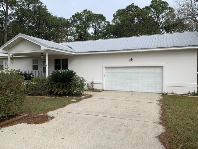 Building Photo - 181 E Pinehurst Dr