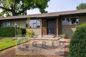 Building Photo - 5109 SE Stark St