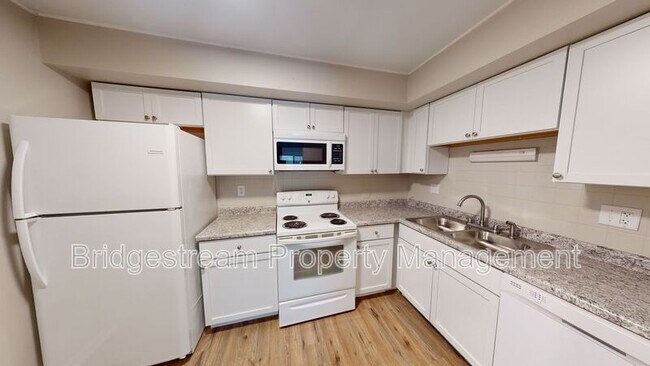 Foto del edificio - 441 N Broadway St