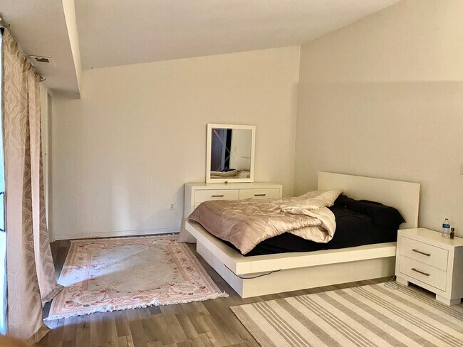 Foto del edificio - 52 Sandybrook Dr