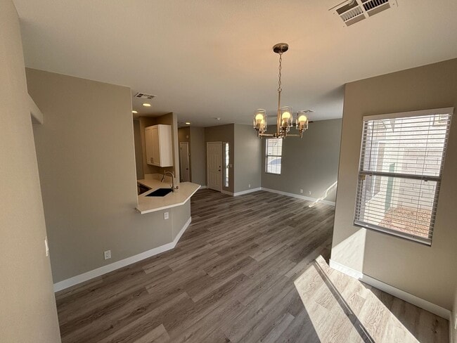 Building Photo - Beautifully updated 2Bed/2Bath single-story home w/ 2-car garage in the desirable Northwest Las V...