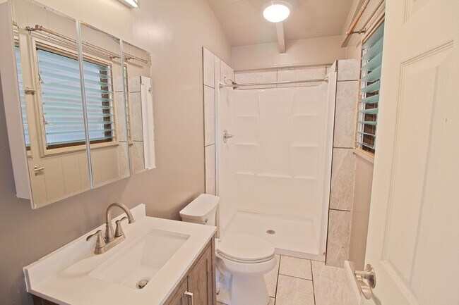 Foto del edificio - 4BD|2BA|Carport|ADU|Yard Service Included