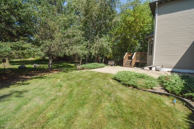 Building Photo - STUNNING 5 Bed 3.5 Bath Luxury Home!