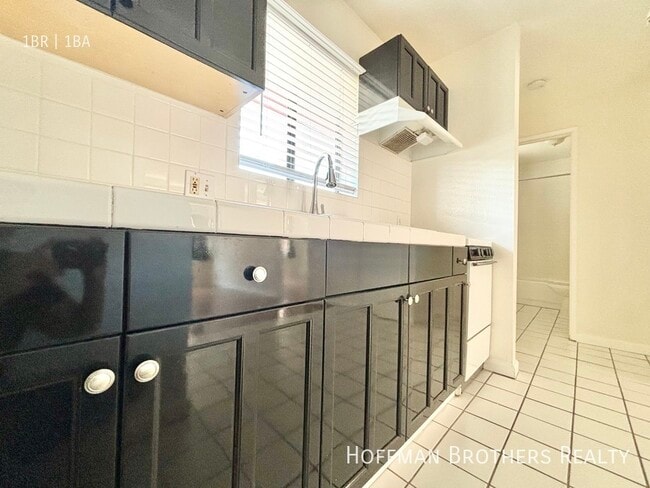 Foto del edificio - 1816 N Gramercy Pl