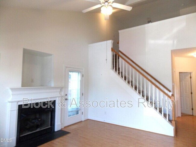 Foto del edificio - 2701 Sterling Park Dr
