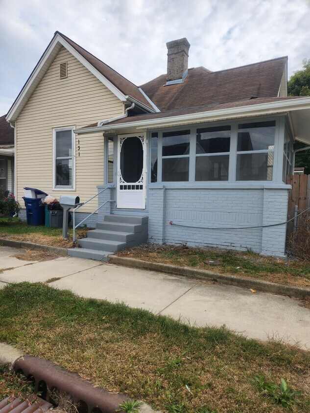 131 E Pennsylvania St, Shelbyville, IN 46176 House Rental in