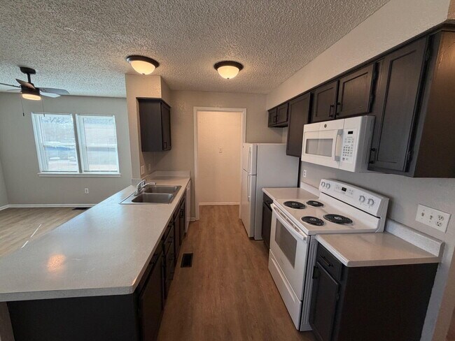 Foto del edificio - 9604 Elgin Ave