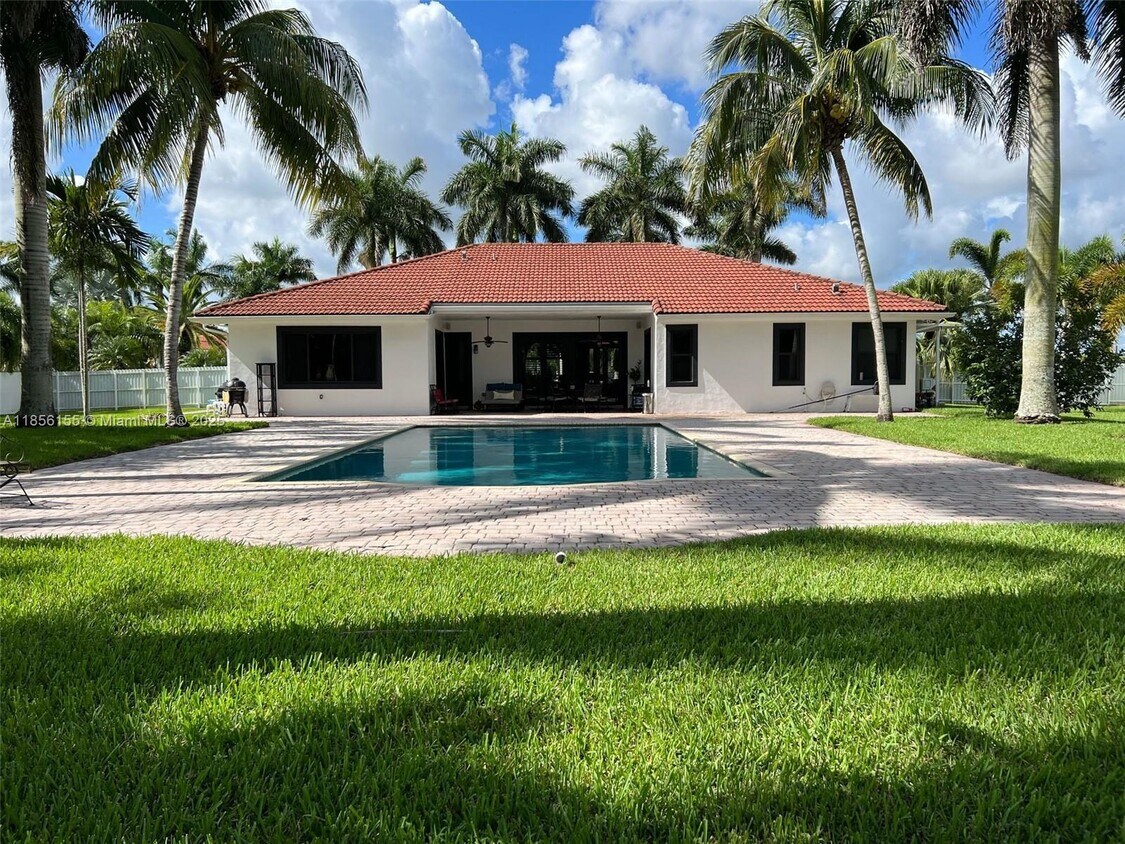 Foto principal - 18245 SW 228th St