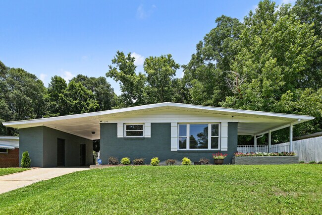 Building Photo - 374 Oak Dr SE