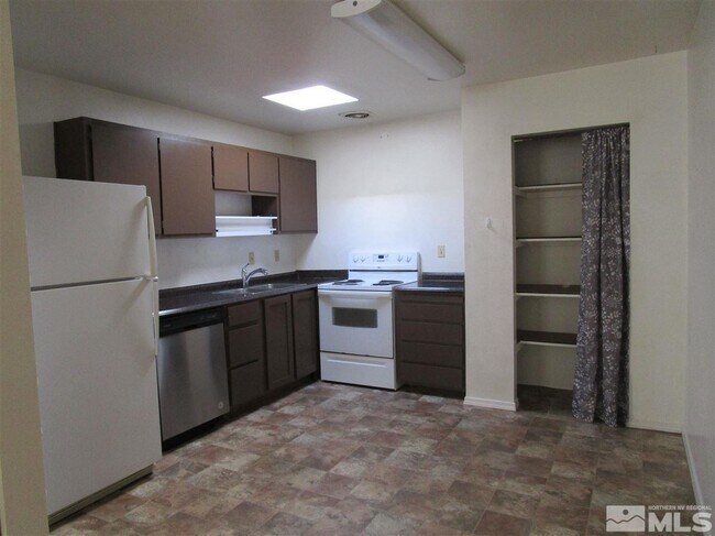 Building Photo - 1009 Baywood Dr