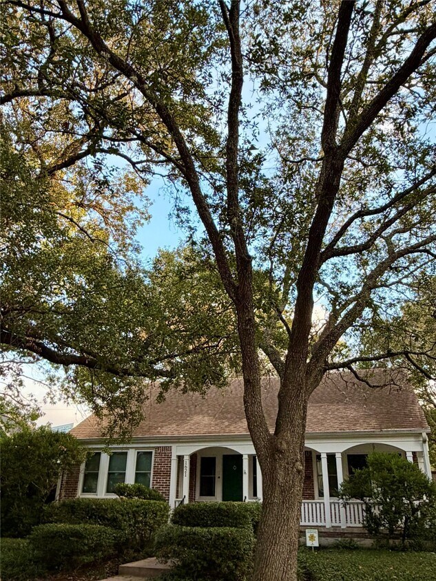 Foto del edificio - 1621 Cherryhurst St