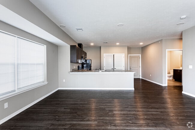 2BR, 2BA - 1120SF - Logan Heights