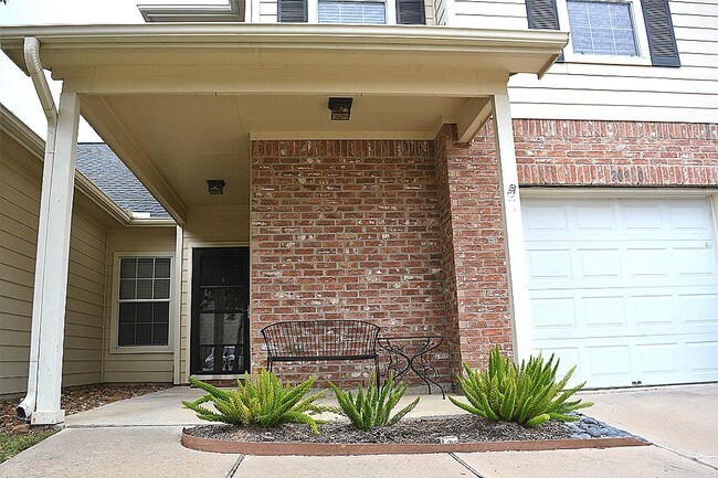 Building Photo - 20910 Sun Creek Dr