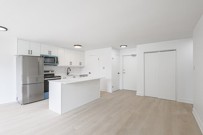 Building Photo - 81 Ontario St