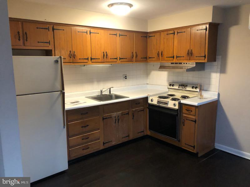 3 Beverly Ln, Stratford, NJ 08084 Room for Rent in Stratford, NJ