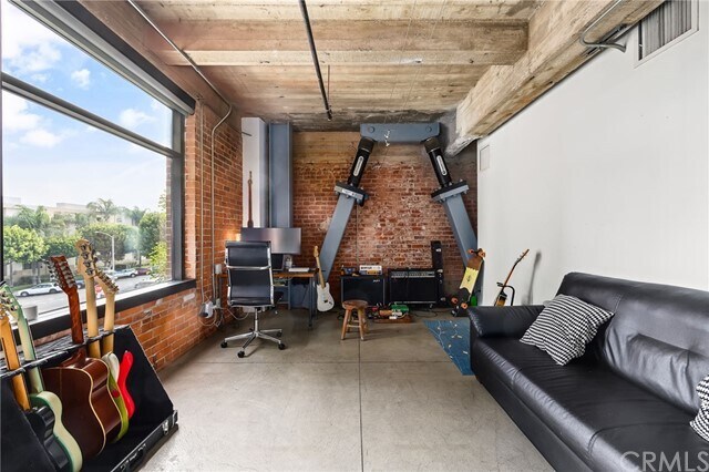 Foto del edificio - 835 Locust Ave