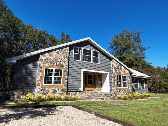 Foto del edificio - 171 Longwood Dr