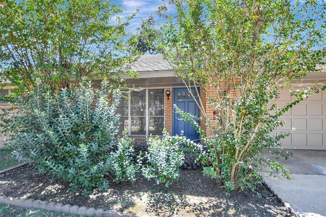 Building Photo - 4021 Silverwood Dr