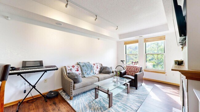 Foto del edificio - 560 N 2nd St