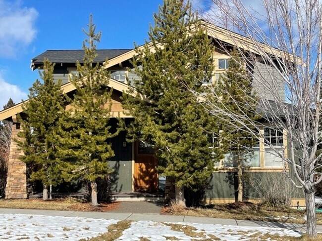Building Photo - Beautiful home in NWX!  Fenced in spacious...