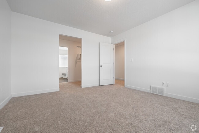 3BR, 3BA - 1,580SF - 2nd Bedroom - Sandridge Village Townhomes