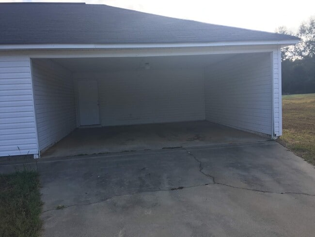 Building Photo - 709 Macey St