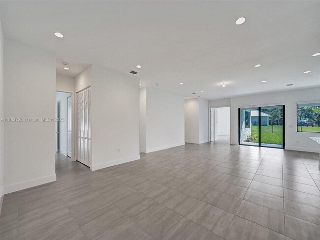 Foto del edificio - 5736 SW 104th Terrace