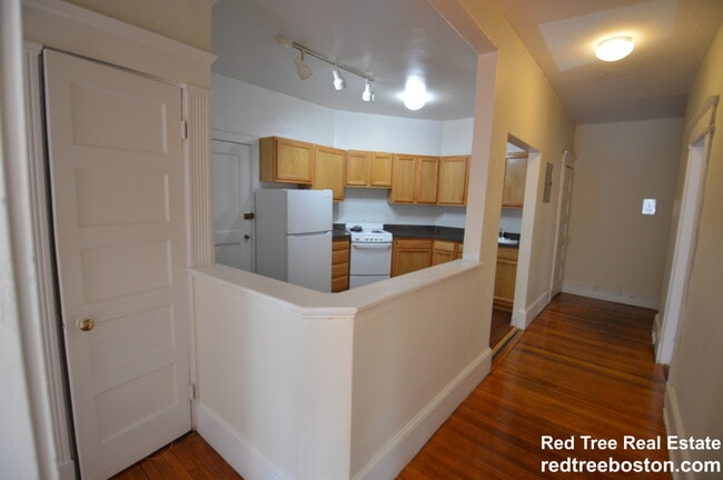 Building Photo - 1595 Beacon St