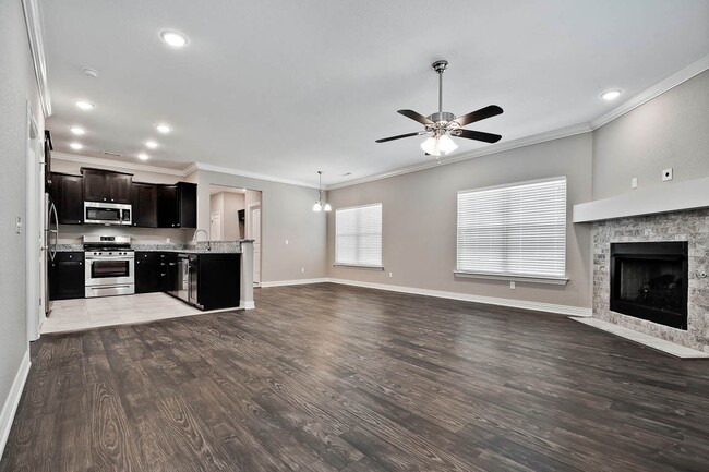 Foto del edificio - GREAT BENTONVILLE LOCATION - LARGE WALK-IN...