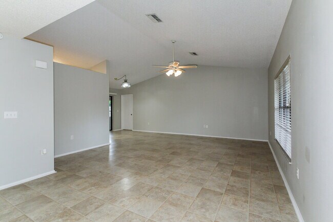 Building Photo - 3116 50th Ave Dr E