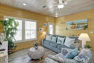 Building Photo - 1617 S Station St