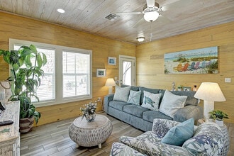 Building Photo - 1617 S Station St