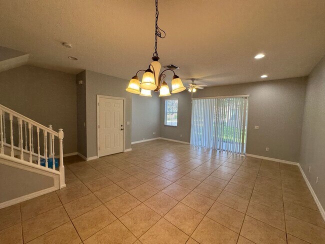 Foto del edificio - 3 Bed /2.5 Bath  Beautiful Mediterranean O...