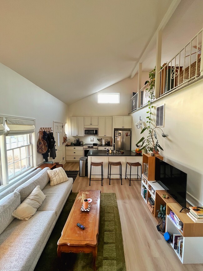 First Floor - 3623 Glendale Ter