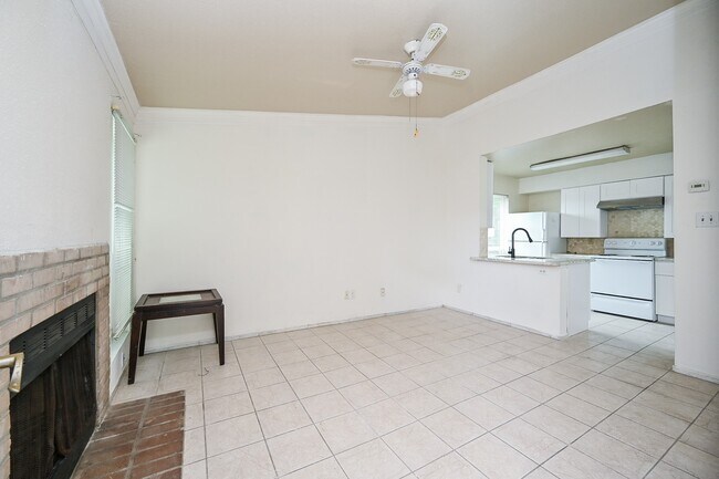 Foto del edificio - 3900 Woodchase Dr