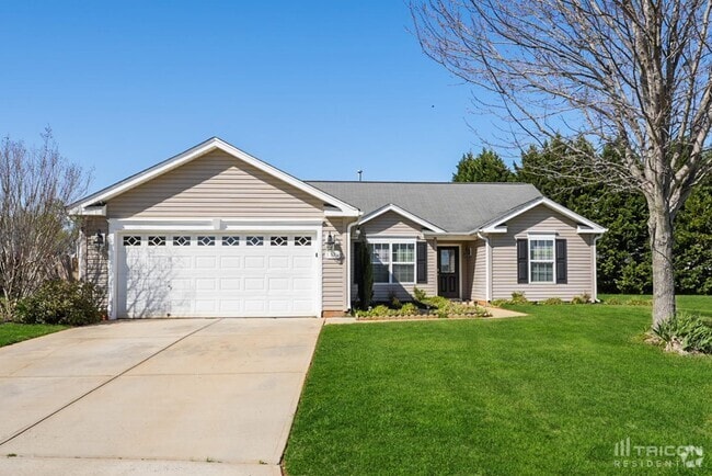 Building Photo - 7311 Village Acre Dr