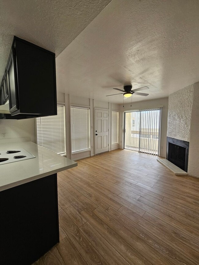 Building Photo - 1 Bedroom Condo - Old Town Scottsdale/ASU ...